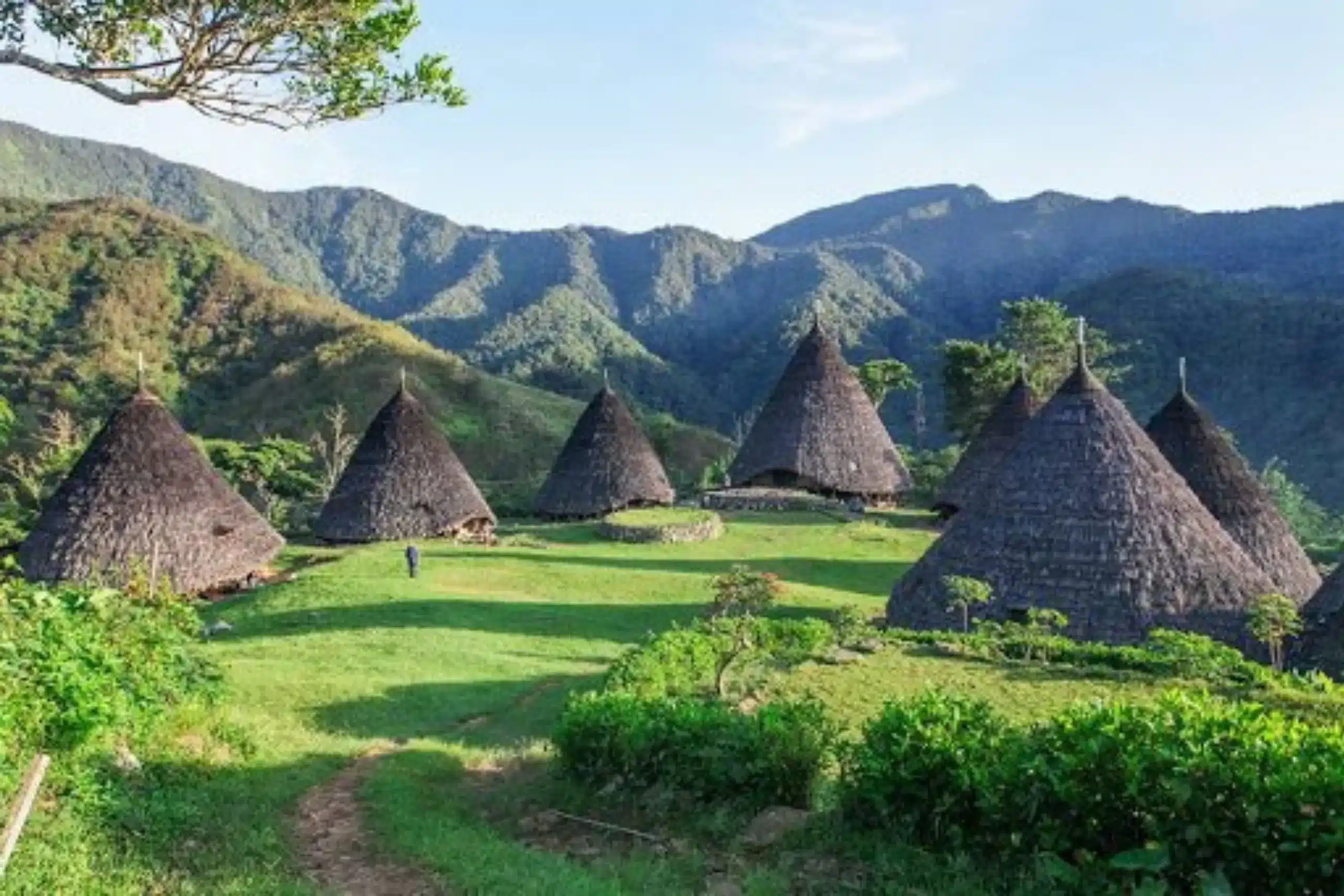 Flores — Kelimutu & coastal villages